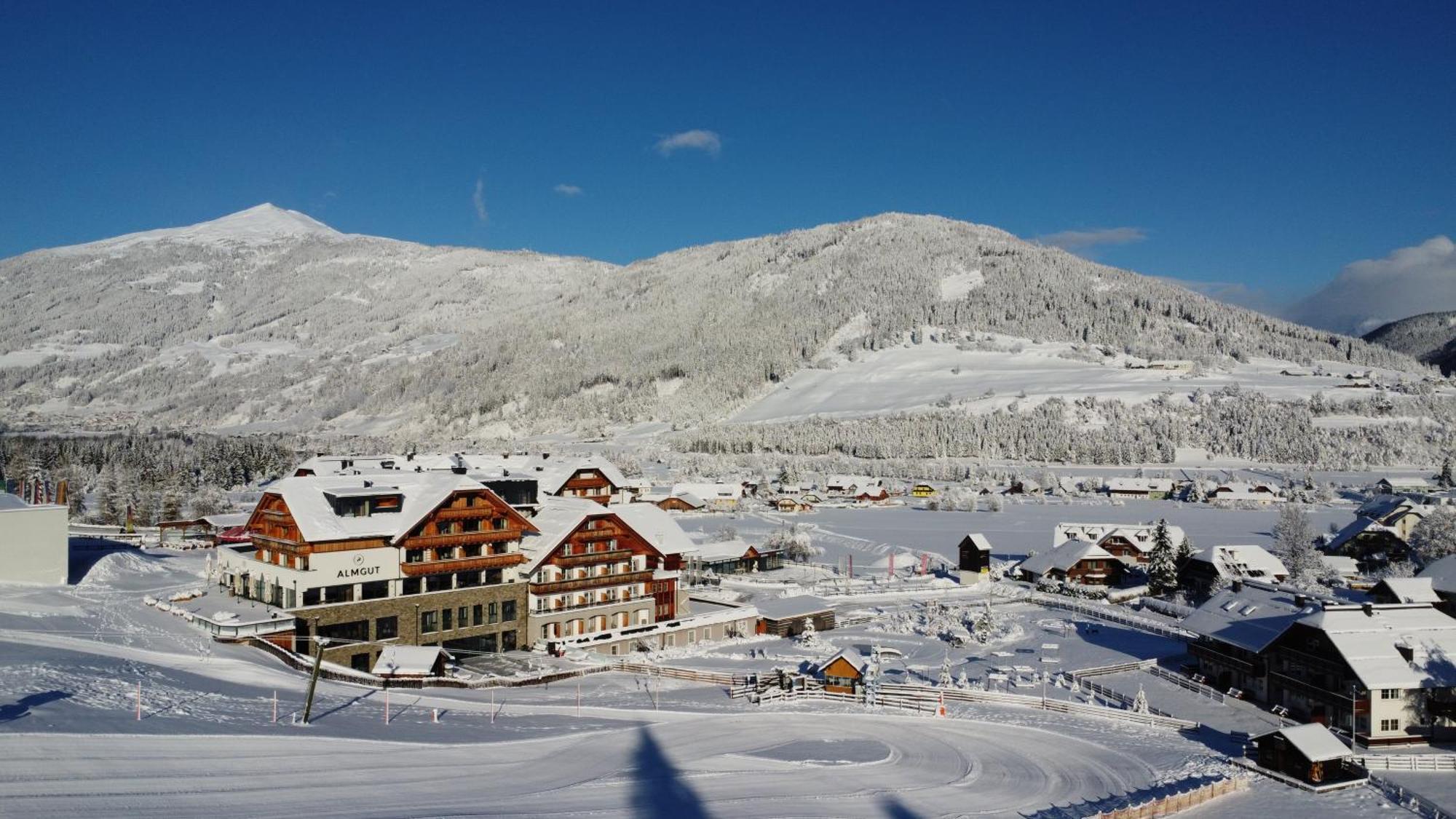 Almgut - Mountain Wellness Hotel Sankt Margarethen im Lungau Exterior foto